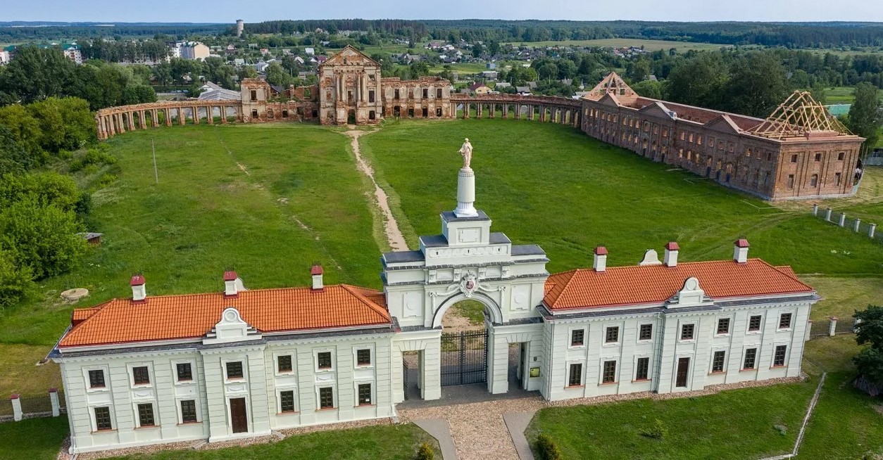 Тур по замкам и дворцам Брестчины